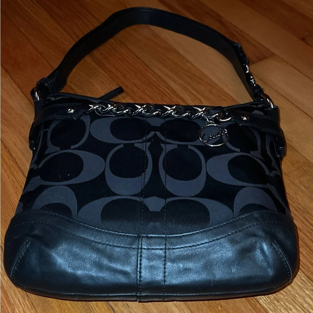 Coach Signature Chain Duffle - Picture 5 of 14
